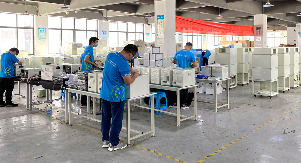 <iframe height=100% width=100% src='http://player.youku.com/embed/XNjUzMTQxODUy' frameborder=0 'allowfullscreen'></iframe>